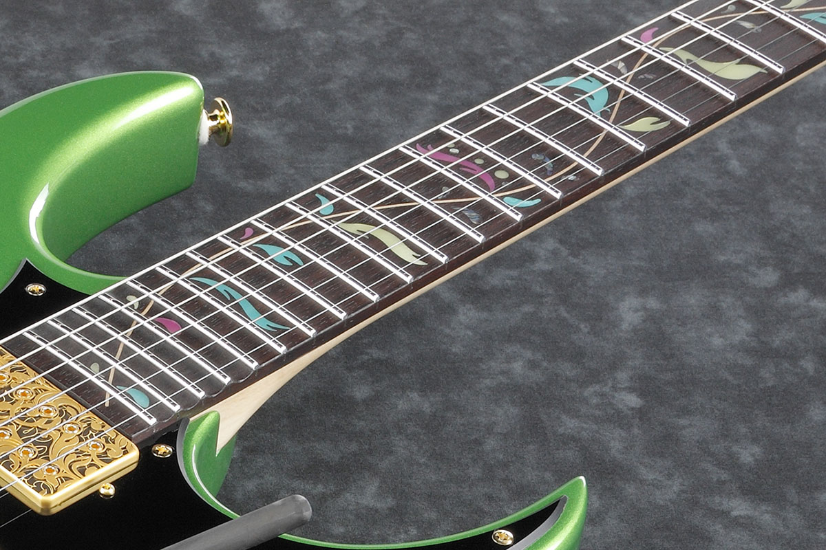 スティーヴ ヴァイのシグネチャー ギター Pia 限定生産の2機種とシリーズの特徴を紹介 ギター マガジンweb Guitar Magazine