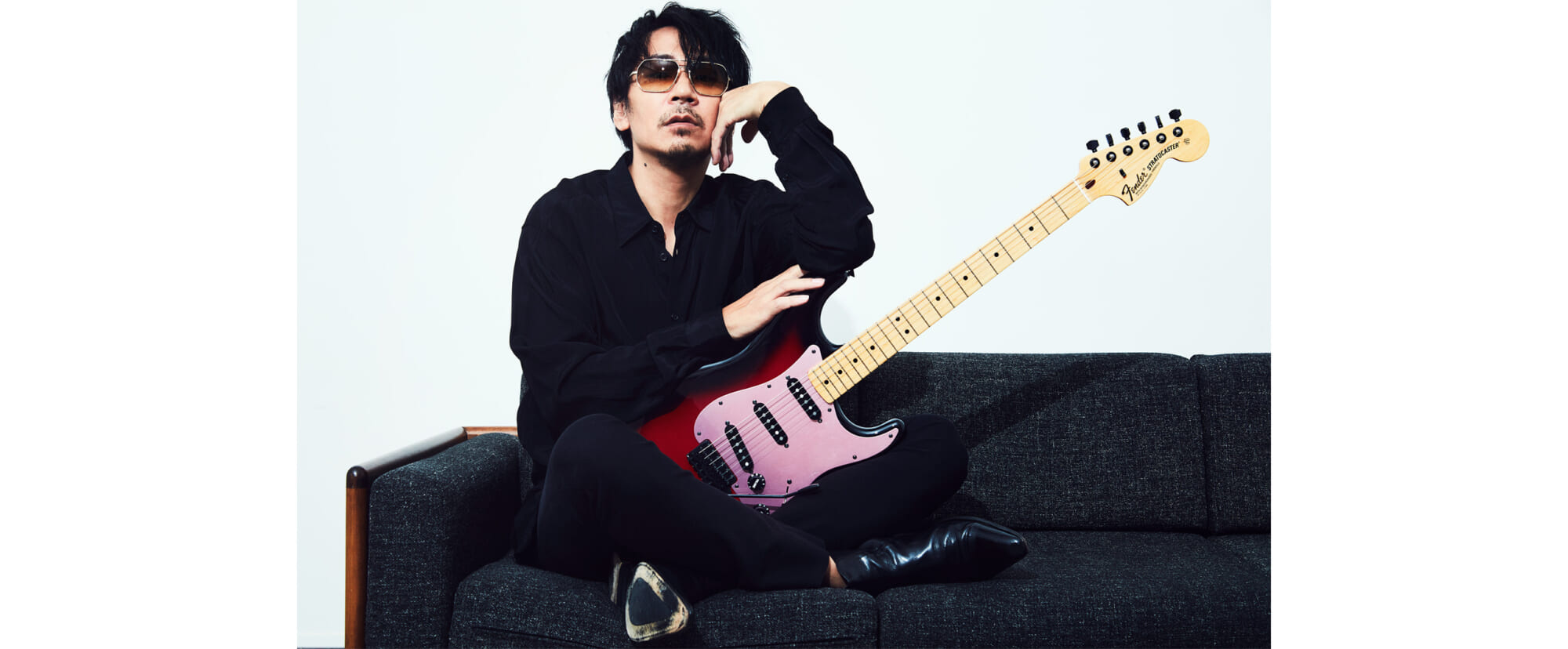 Ken（L’Arc-en-Ciel）のシグネチャー・ギター“Galaxy Red”の最新版がフェンダーより発売