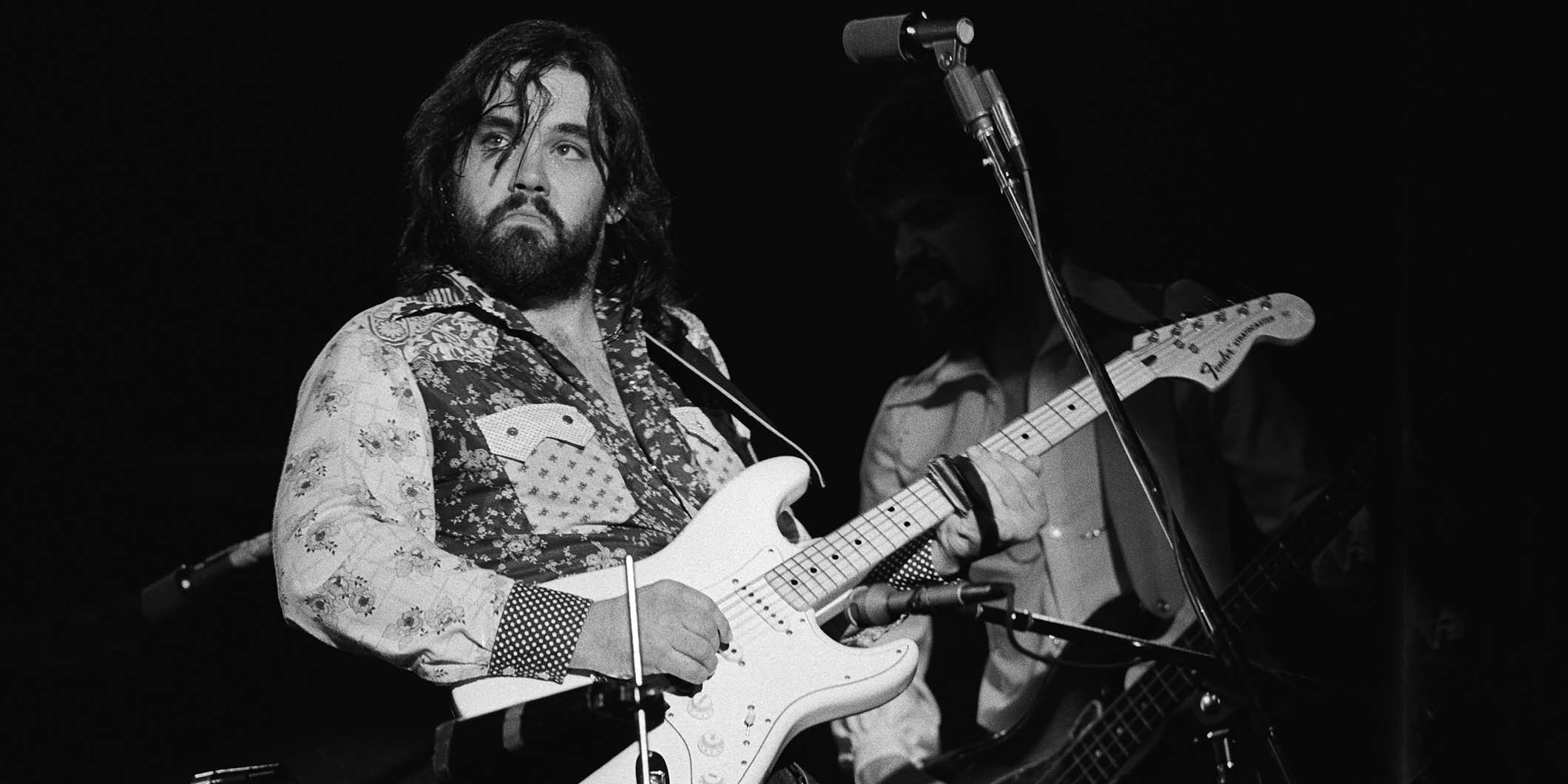 ローウェル・ジョージのスライド・スタイルに影響を与えた5人のギタリスト