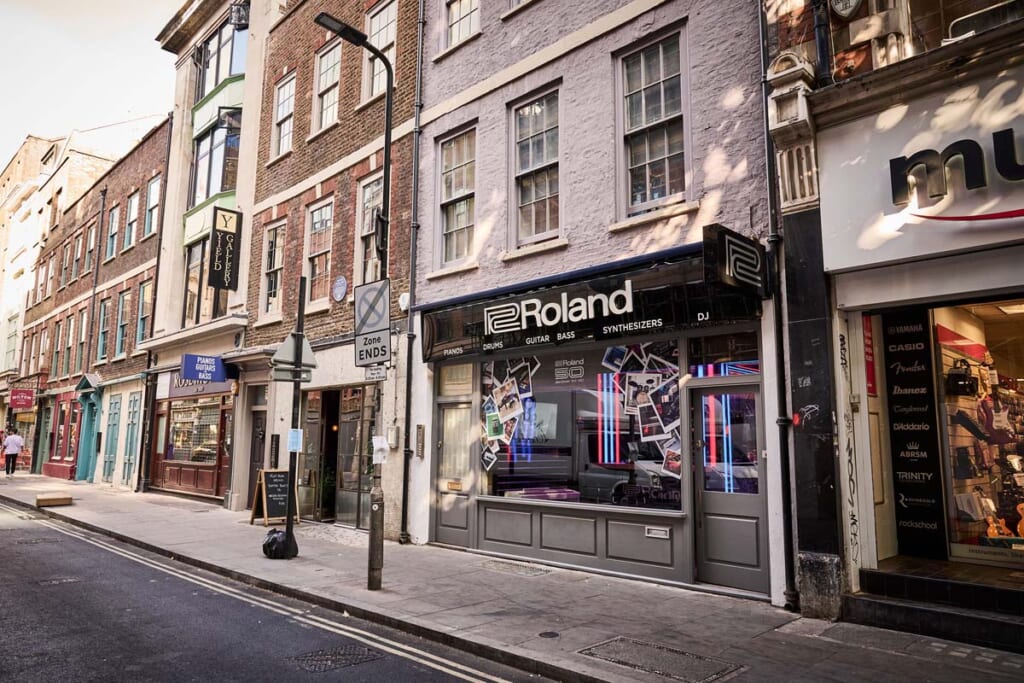 英Roland Storeの写真