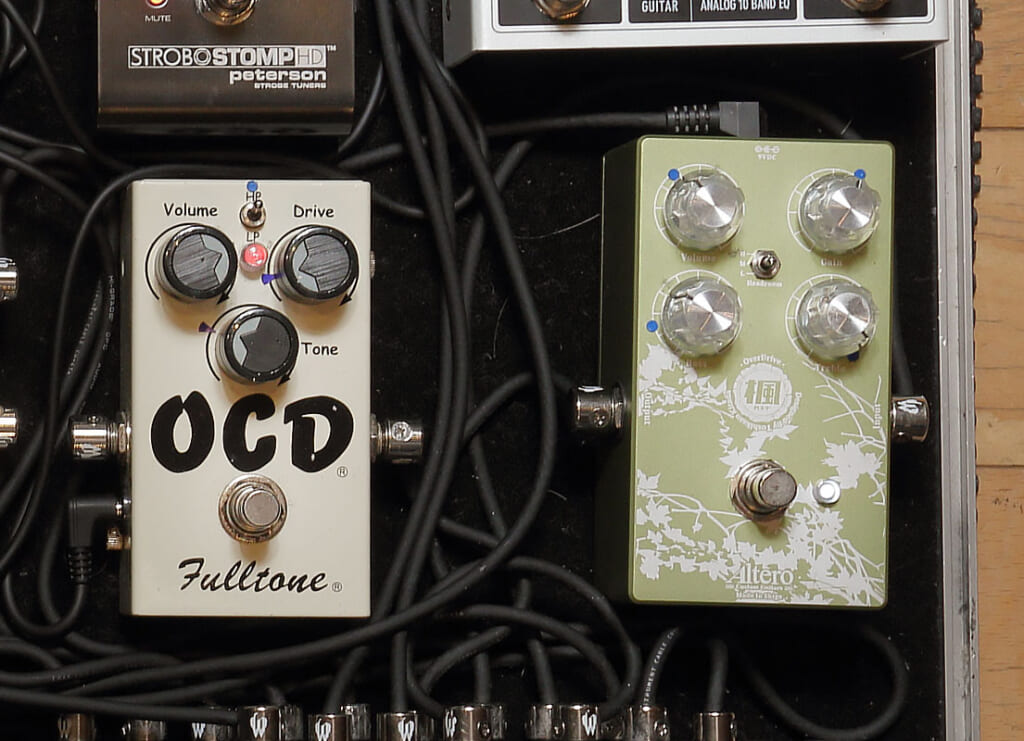 左から⑤Fulltone／OCD（オーバードライブ）、④Altero Custom Guitars／楓（オーバードライブ）。