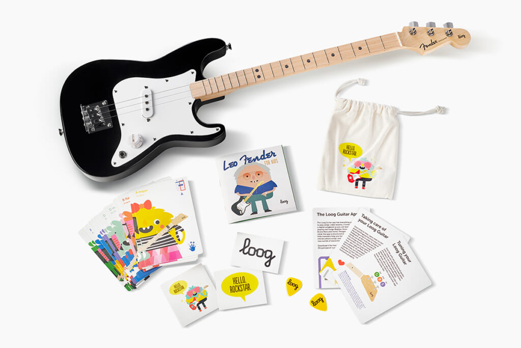 Fender x Loog Stratocaster 3-String Children's Guitarと付属品