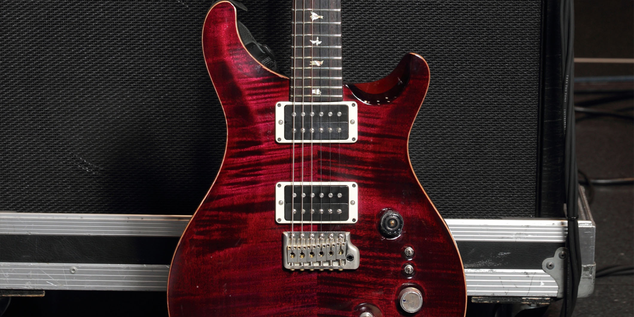 BAND-MAIDのKANAMIが愛用する2本のPaul Reed Smith