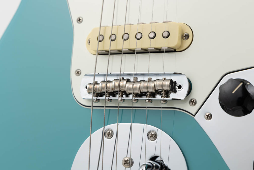 Jazzmaster® Bridge with Mustang® Saddles