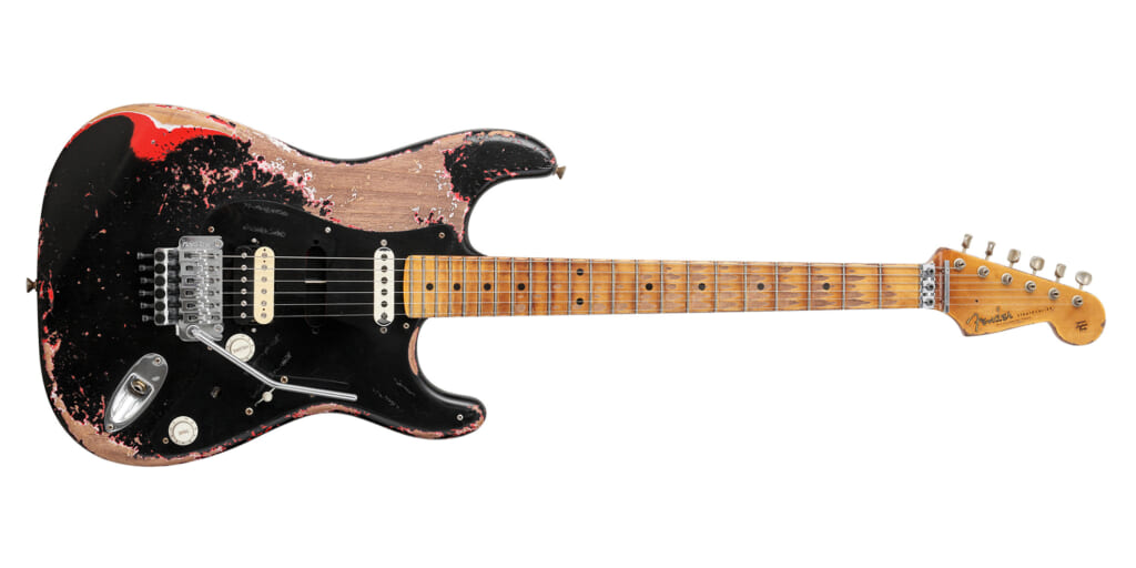 57年製をベースに大胆な改造とレリックを施したストラトキャスターKyle McMillin Masterbuilt 1957 Stratocaster® Ultimate Relic® with Floyd Rose® HS, Black over Hot Rod Red ｜フェンダーカスタムショップ NOW