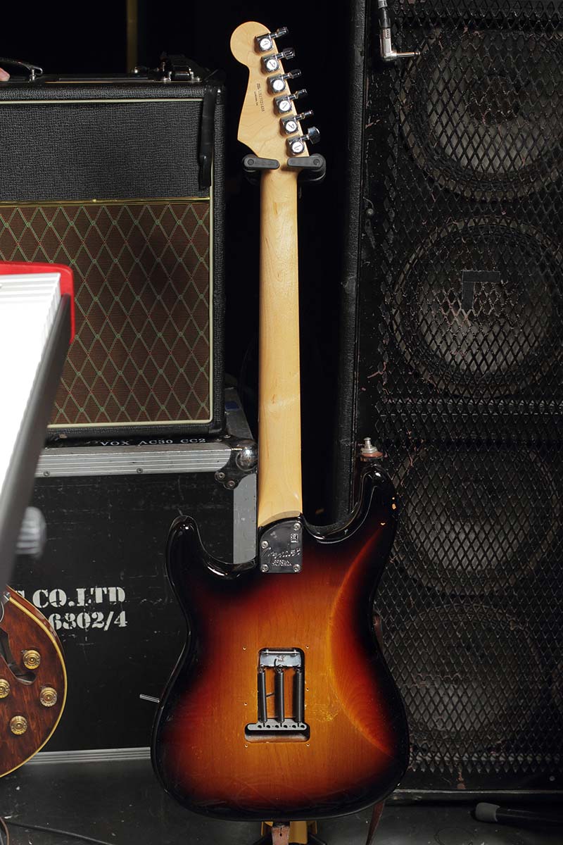 2017 Fender / American Elite Stratocaster(裏)