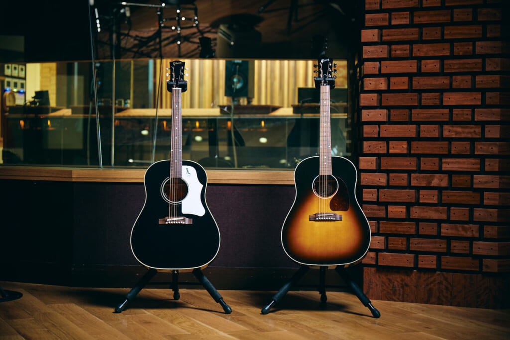 Gibson 60s J-45 Original（左）とJ-45 Standard。