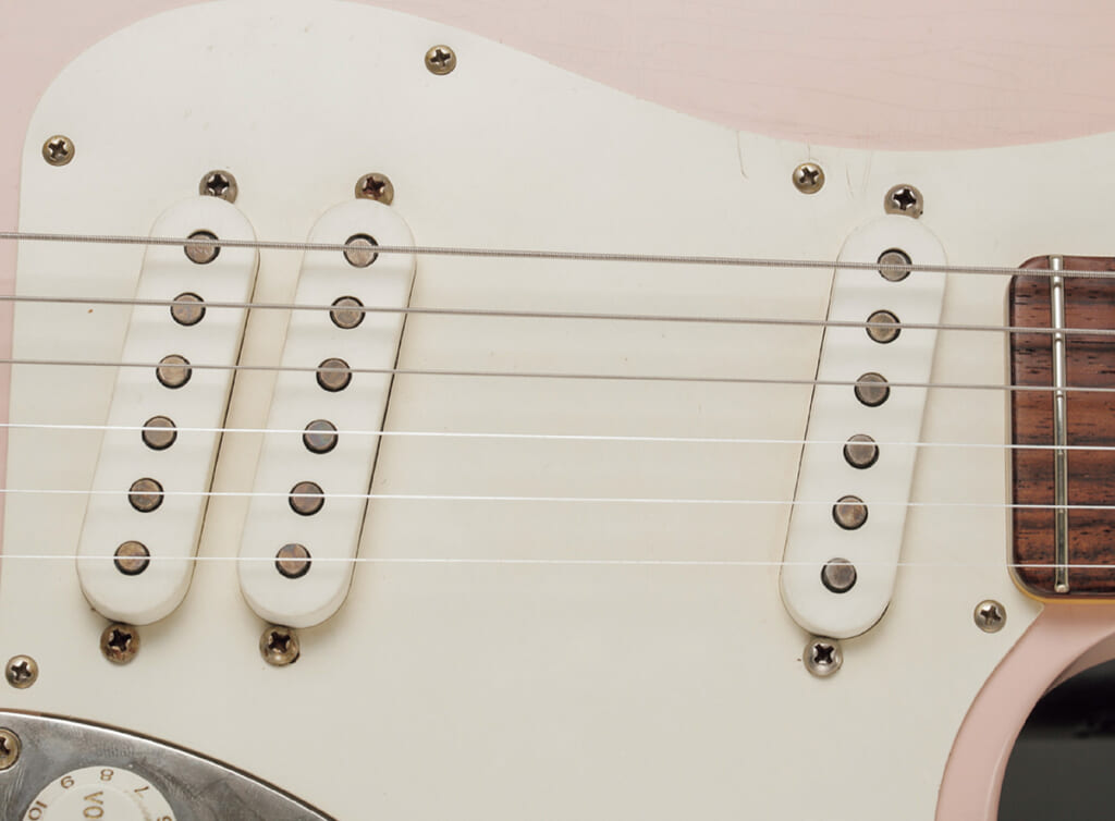 独自のピックアップ配置