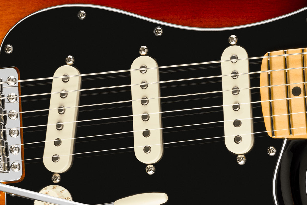 American Professional Classic Stratocaster：Coastline ‘57 Single-Coil Stratocaster × 3