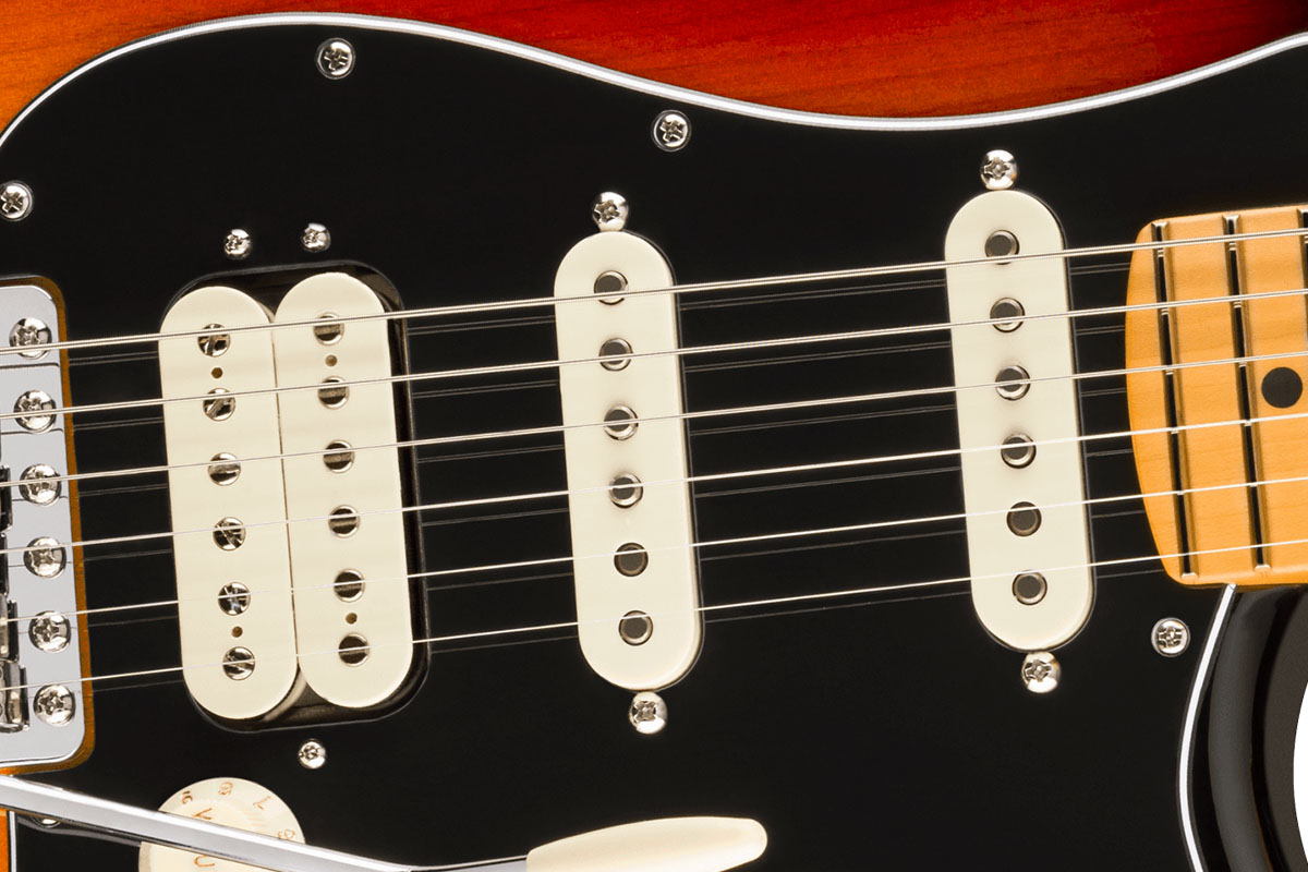 American Professional Classic Stratocaster HSS：Coastline '57 Stratocaster × 2、Coastline Humbucker × 1