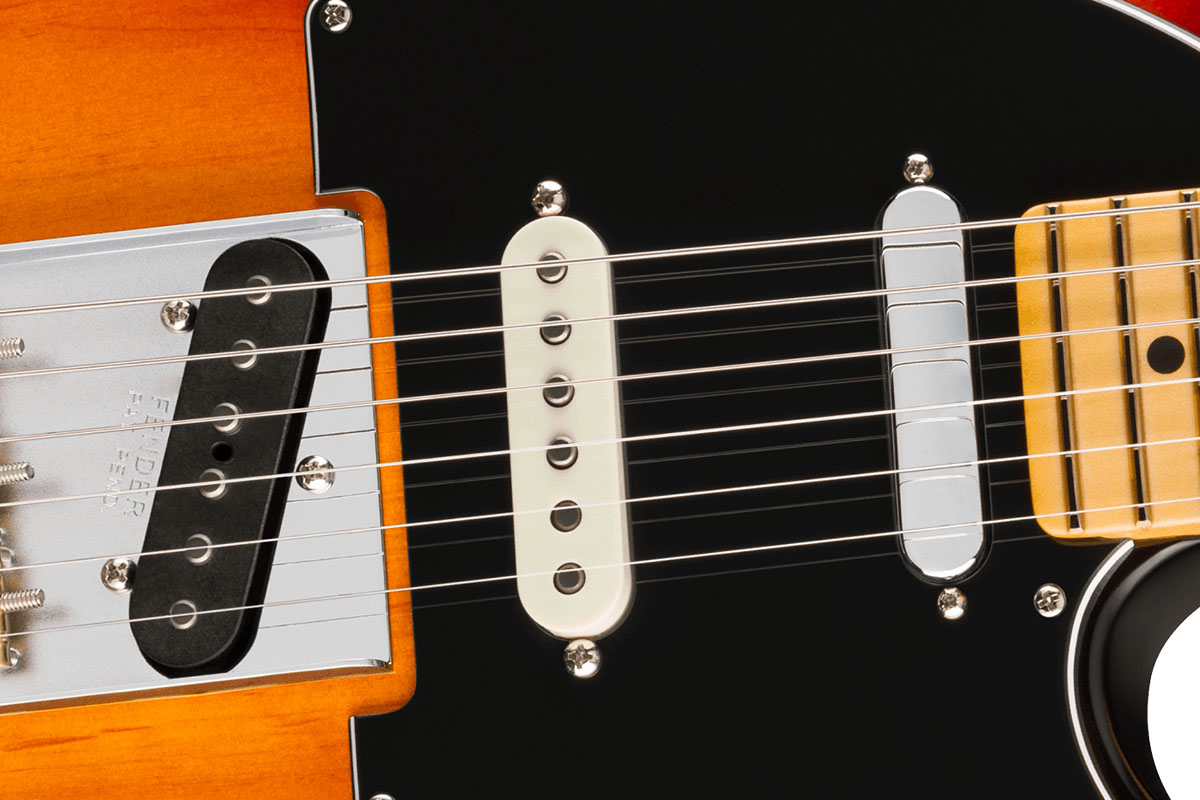 American Professional Classic Hotshot Telecaster：Coastline ‘63 Single-Coil Telecaster × 2、Coastline ‘57 Single-Coil Stratocaster × 1