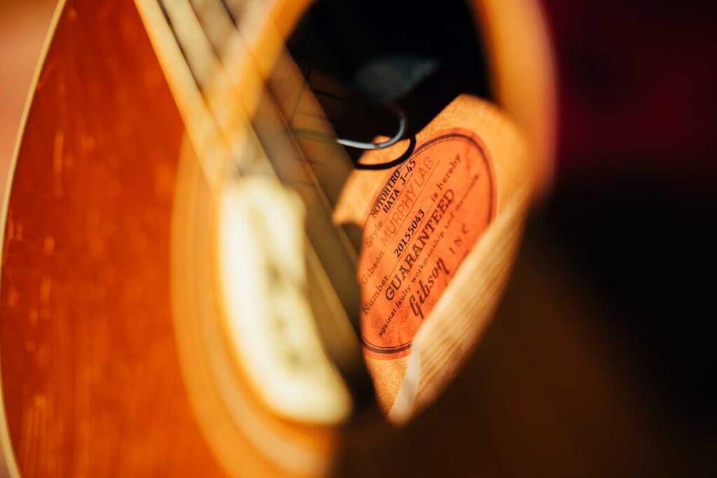 Gibson Hata Motohiro J-45 / 秦基博 サウンド・ホール