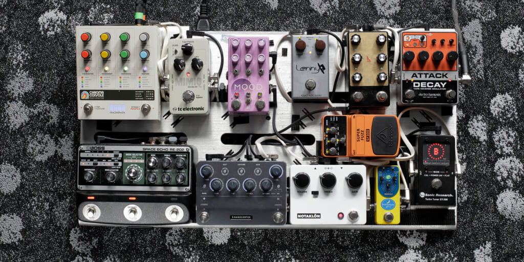 THE CHARM PARKがライブやレコーディングで使用するペダルボードを本人が解説！