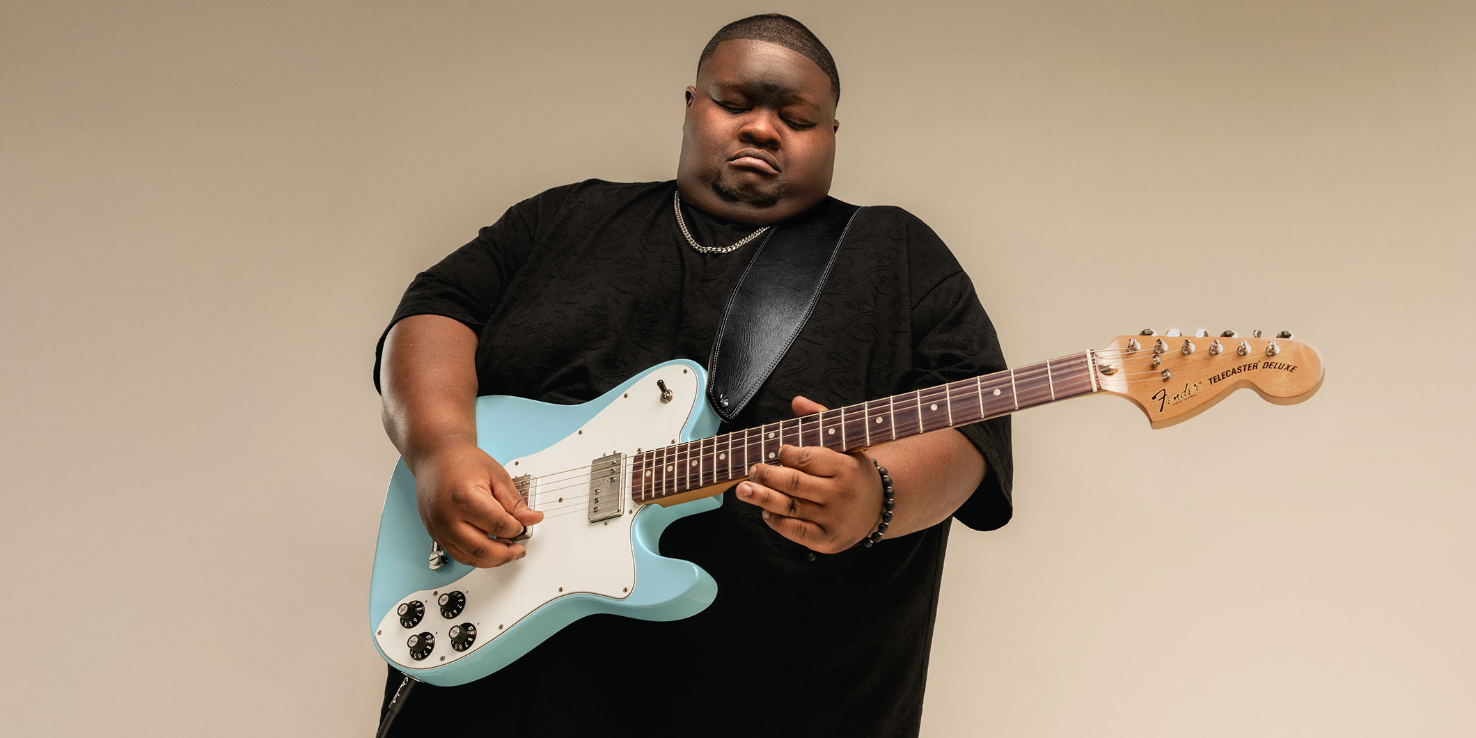 フェンダーが、クリストーン・“キングフィッシュ”・イングラムのシグネチャー・ギターの新色モデル“Kingfish Delta Day Telecaster Deluxe”をリリース