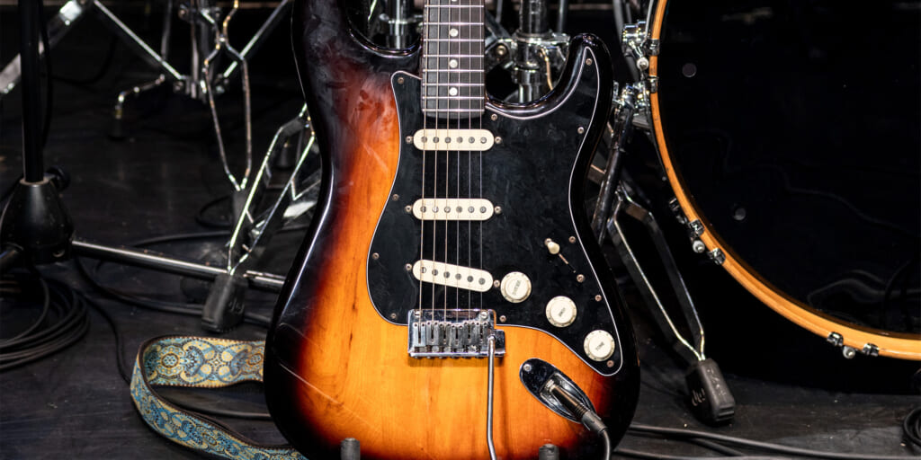 ザ・ラサムズのスコット・コンセプションが初来日公演で使用した2本のギターを本人が解説！