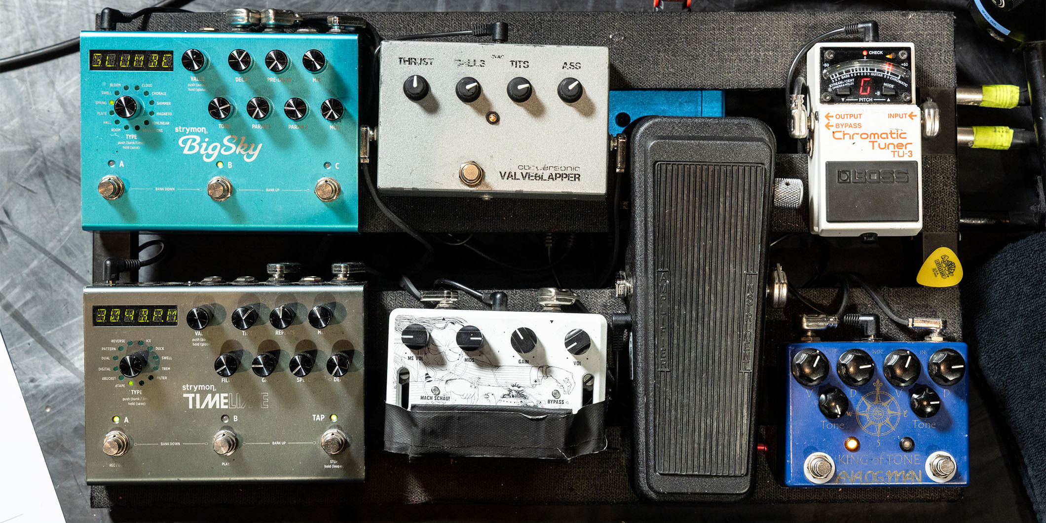 ザ・ラサムズのスコット・コンセプションが初来日公演で使用したペダルボードを本人が解説！