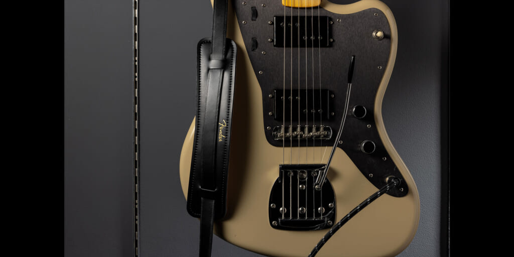 フェンダーより、INORAN監修の特別仕様シグネチャー・ストラップが発売！“INORAN Jazzmaster Desert Sand”と世界観を共有するデザインに