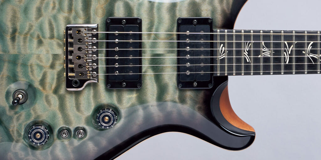 BAND-MAIDのKANAMIが新作EP『SCOOOOOP』と“お給仕”で使用した機材