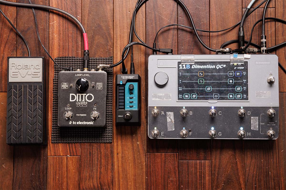 動画内の“DEMONSTRATION 1”で使用された機材。Quad Cortex内の様々なエフェクトのパラメーターがDIMENSION SHIFTERにアサインされていた。