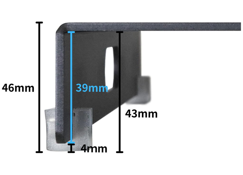 本体の高さと、ゴム足も含めた寸法