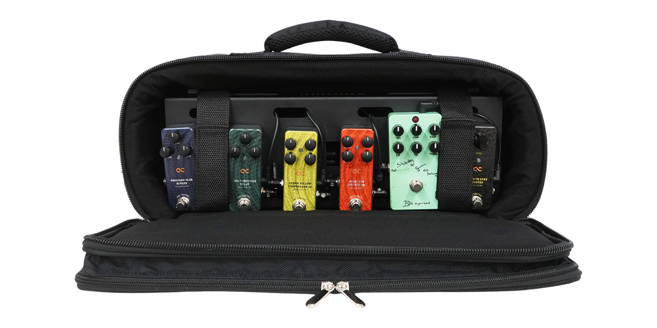 One Controlより、ペダルボード”Solid Board PBS4014”の専用バッグが登場