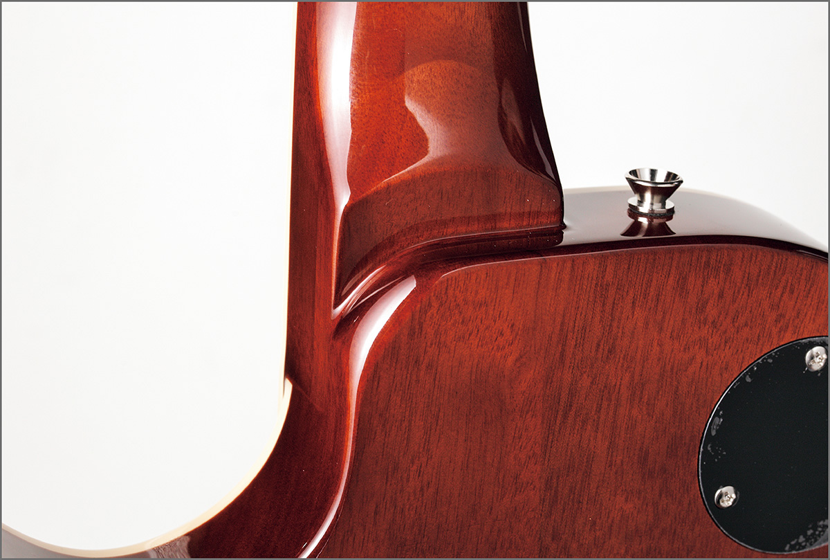 ネック・ジョイント部