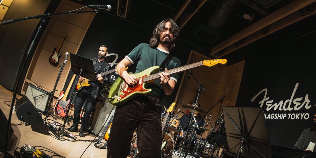 マテウス・アサトが語る、デビュー・アルバム『ASATO』のレコーディングで使用したストラトキャスターとフェンダーの魅力