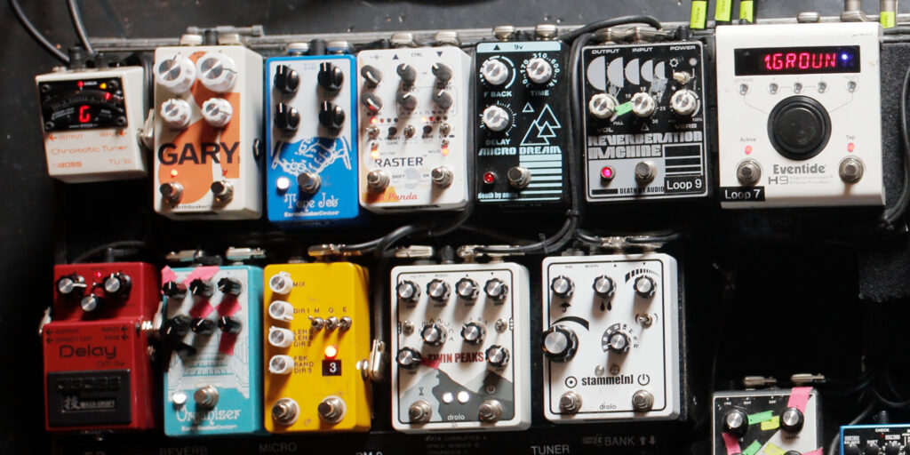 リー・キアナン（アイドルズ）が語る、自身に欠かせないエフェクター