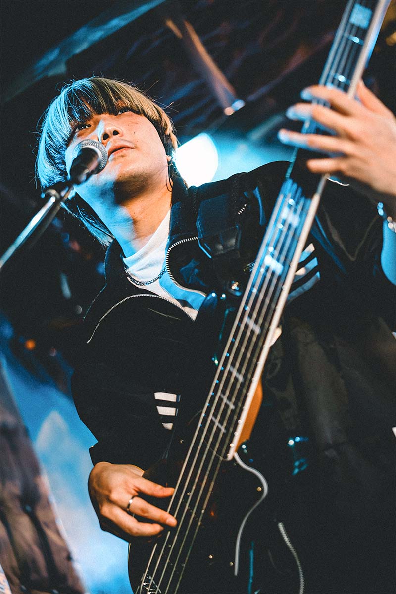 タケダ トシフミ(b)