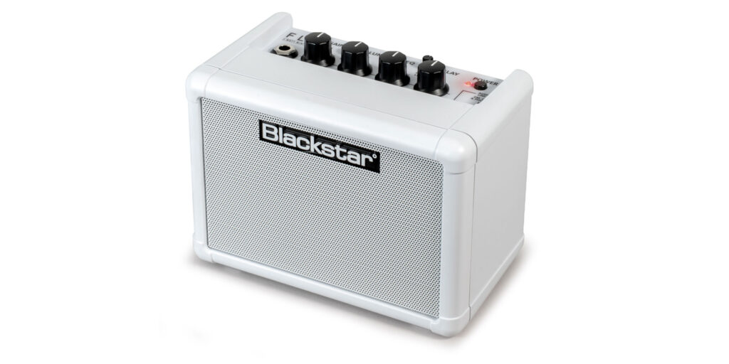 コンパクトな“Blackstar FLY 3”アンプに、白を基調とした限定カラー“Monochrome”モデルが登場