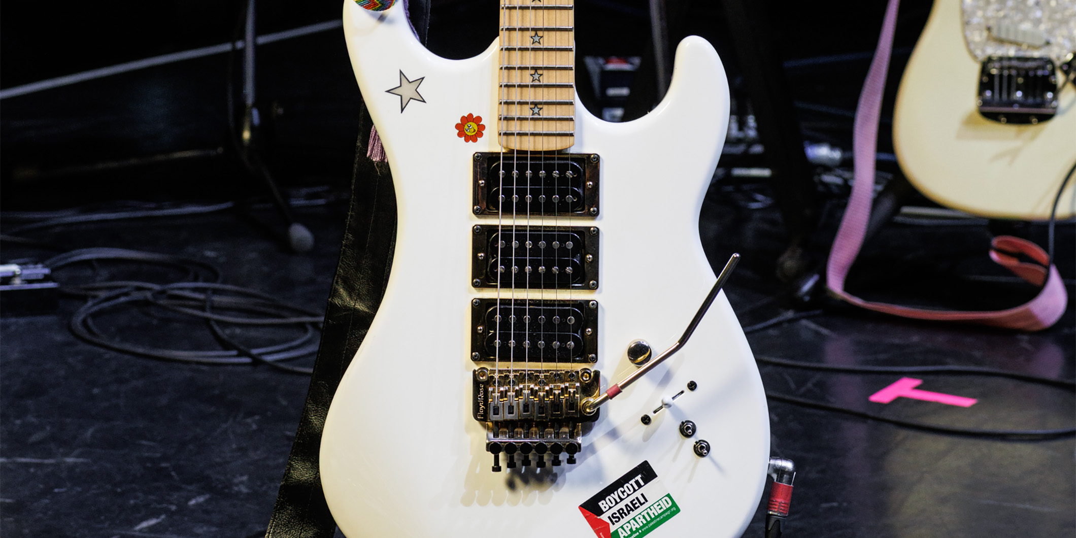 ヘスター・チャンバース（ウェット・レッグ）が2026年2月の来日公演で使用した、KramerのJersey Star