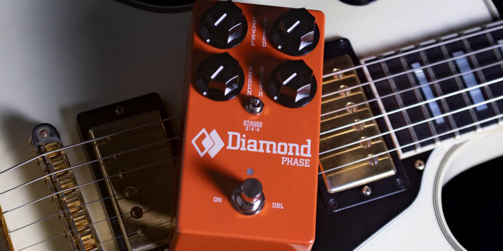 Diamond Pedalsより、アナログ・フェイザーの名機“PHS-1”をもとにしたペダル“PHASE”が登場