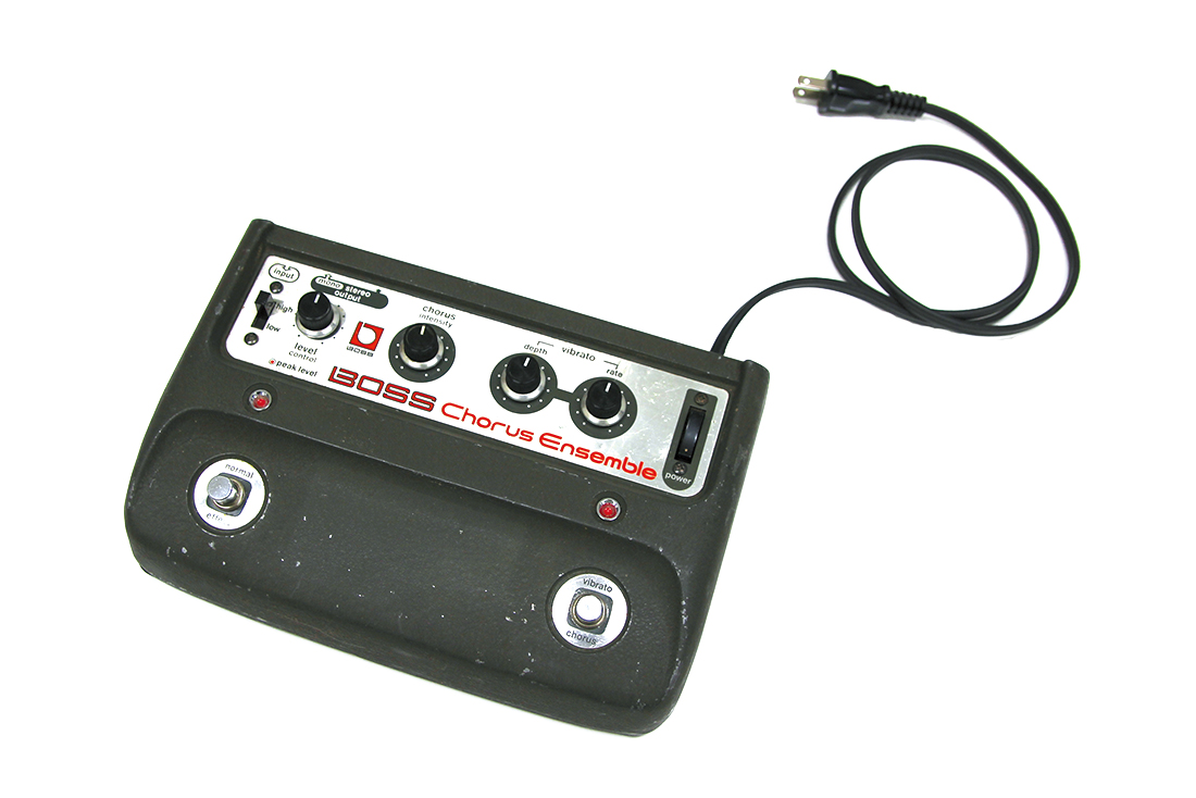 独特のバッファー音にファンが多いBOSS / CE-1。