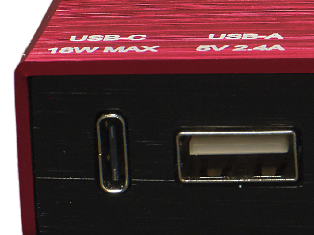 USB-CポートとUSB-Aポート