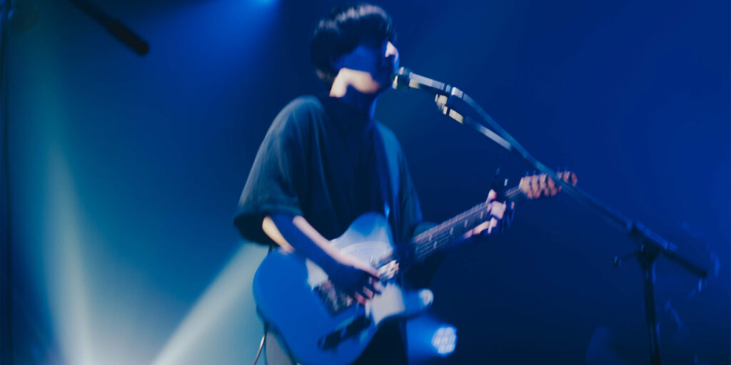 雪国の京英一が語る、繊細なアルペジオが映えるEP『claras』でのギター・アプローチ