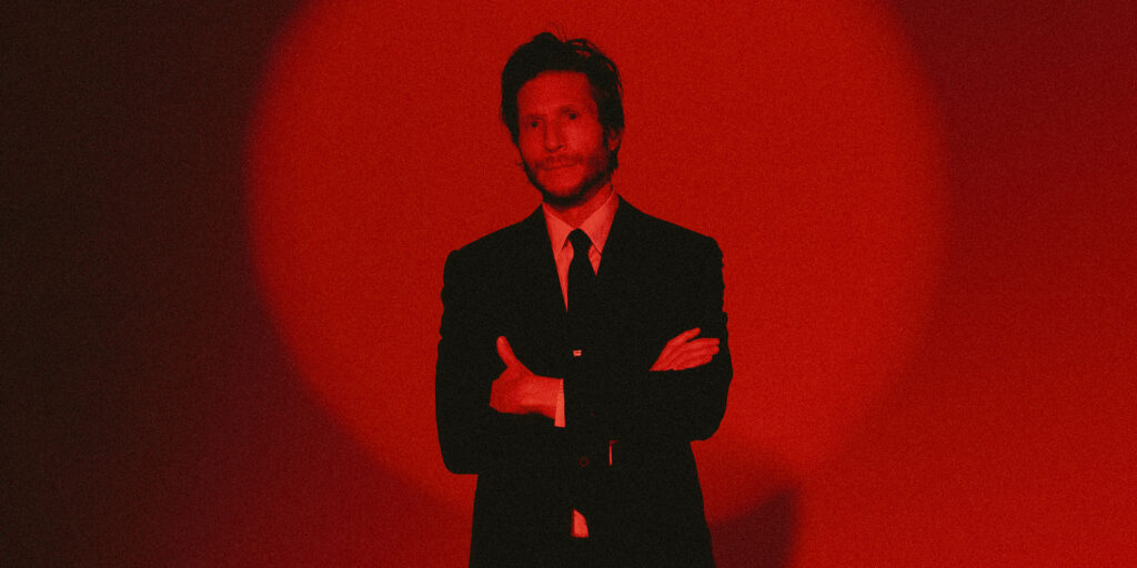 ダニエル・ケスラー（インターポール／Interpol）が語る、バンドのネクスト・チャプターを提示する最新作『This Mirror Weighs a Ton』