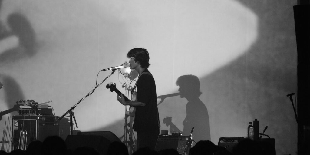 maya ongakuの園田努が語る、2ndアルバム『Nothing Space Music』に表われたインディペンデントな精神性と独自のギター観
